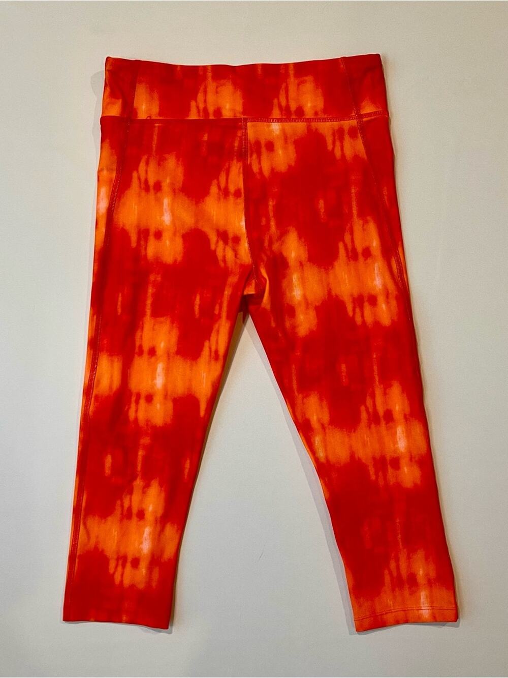Under Armor Capri Leggings with HeatGear Technology - Orange - Size Meduim